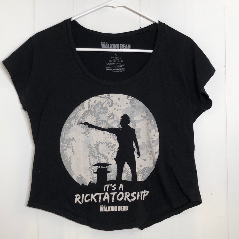 Women’s Size Medium TWD Shirt, Her Universe